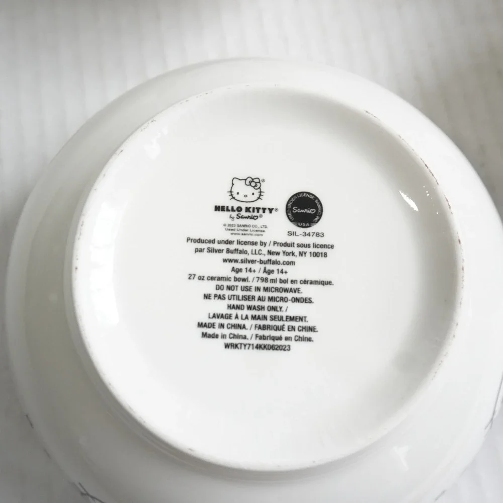 Hello Kitty Christmas Ceramic Bowl Set 4pc 27oz Peppermint Candy Cane Red White‎